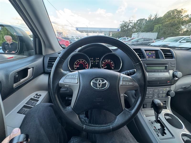 2010 Toyota Highlander SE photo 12
