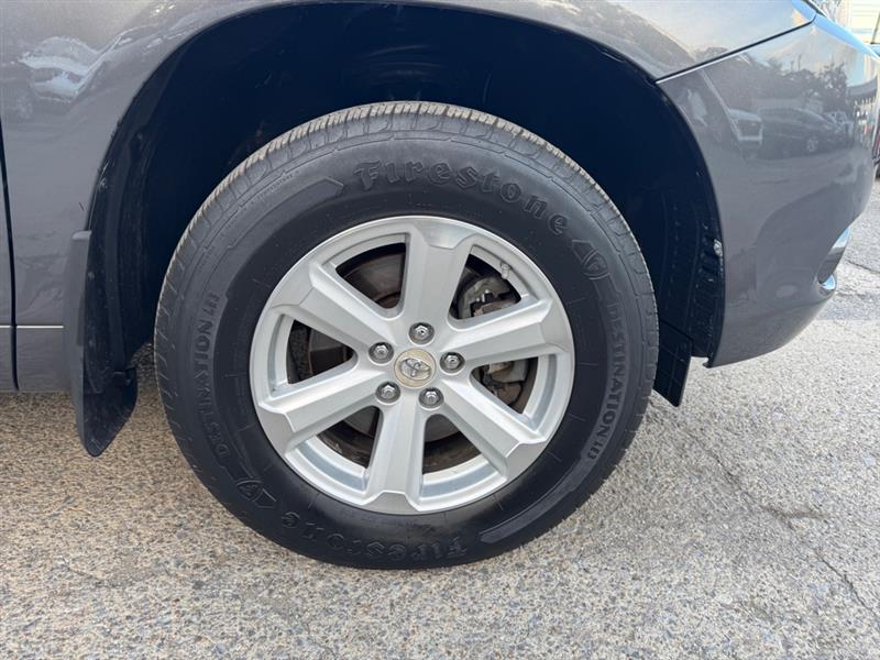 2010 Toyota Highlander SE photo 16