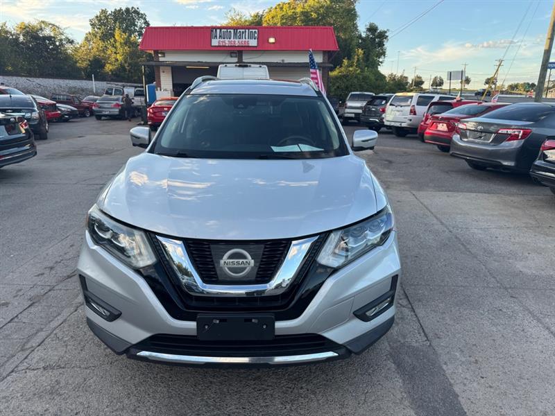 2017 Nissan Rogue SV photo 2