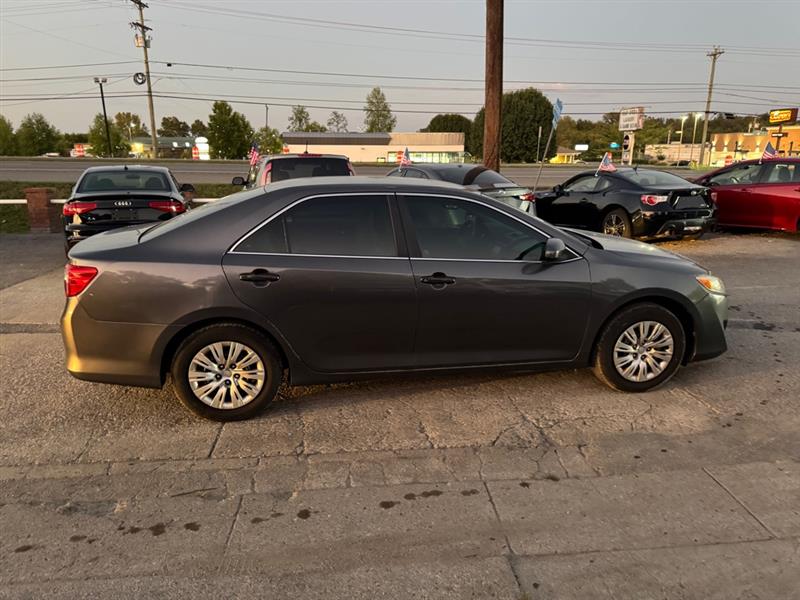 2013 Toyota Camry L photo 4