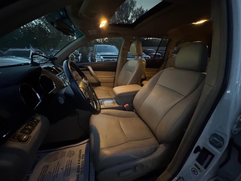 Toyota Highlander Base 2012 Toyota Highlander Base 2012