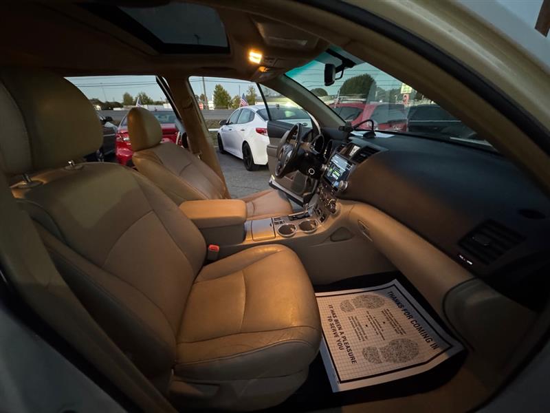 Toyota Highlander Base 2012 Toyota Highlander Base 2012