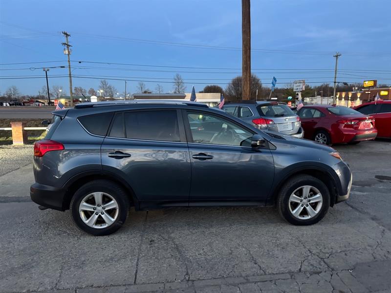 2014 Toyota RAV4 XLE photo 3