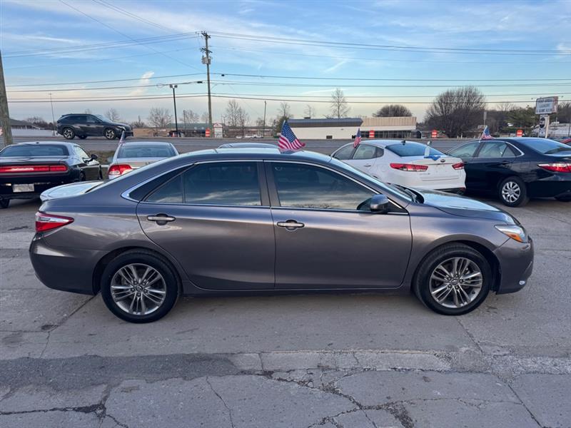 Toyota Camry SE 2016