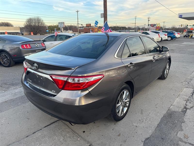 Toyota Camry SE 2016
