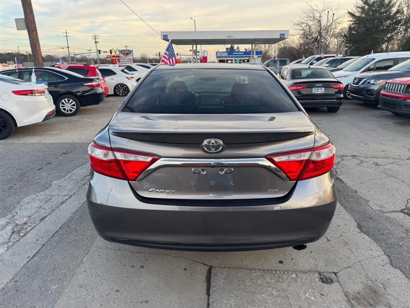 Toyota Camry SE 2016
