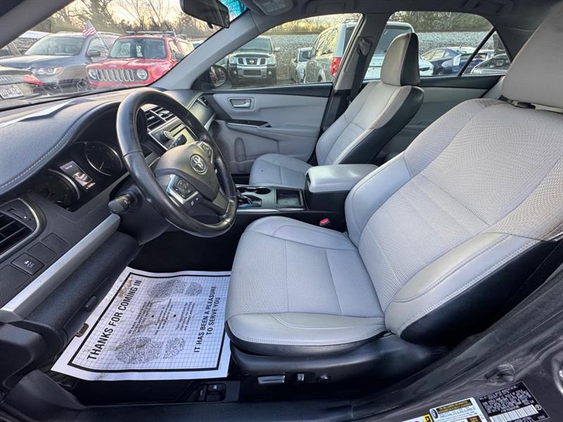 Toyota Camry SE 2016