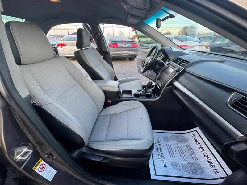 Toyota Camry SE 2016