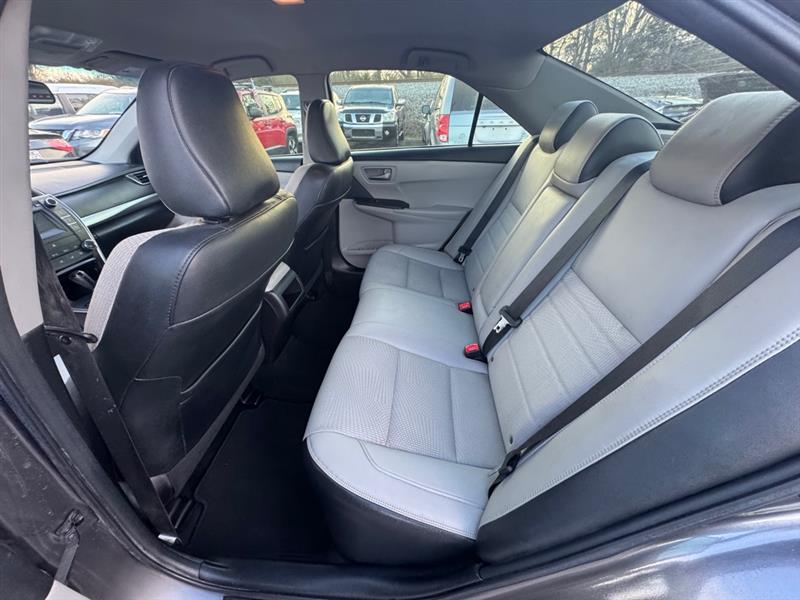 Toyota Camry SE 2016