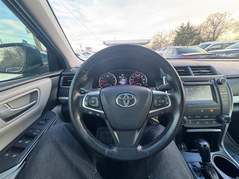 Toyota Camry SE 2016