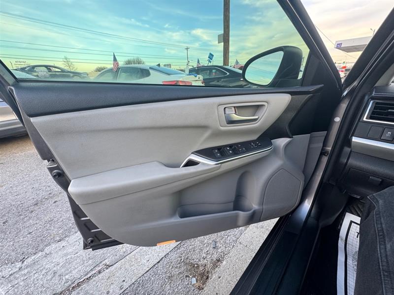 Toyota Camry SE 2016