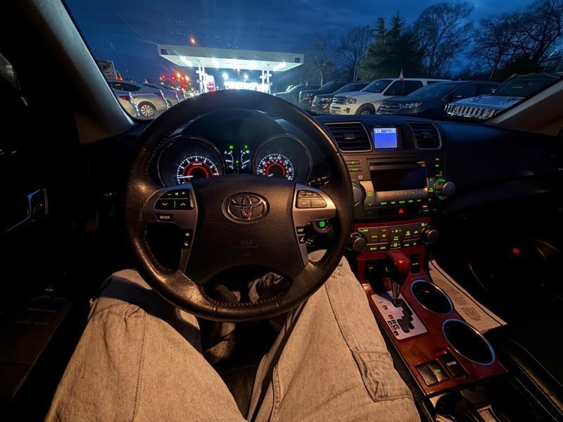 Toyota Highlander  2011