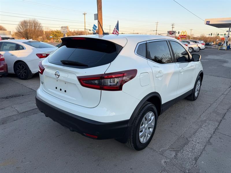 Nissan Rogue Sport S 2020