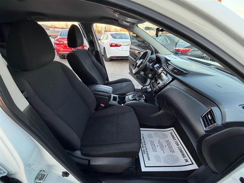 Nissan Rogue Sport S 2020