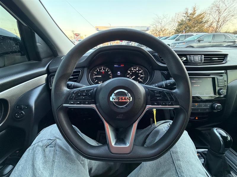 Nissan Rogue Sport S 2020