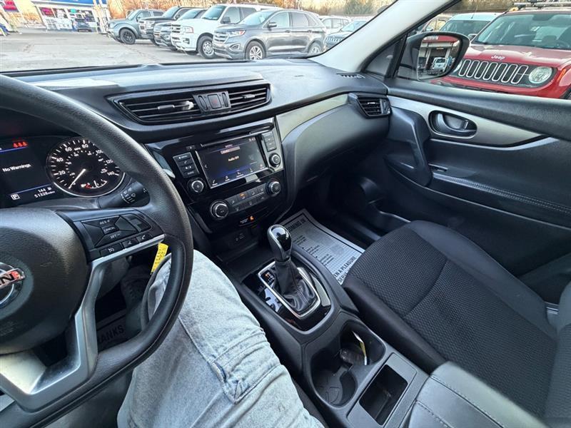 Nissan Rogue Sport S 2020