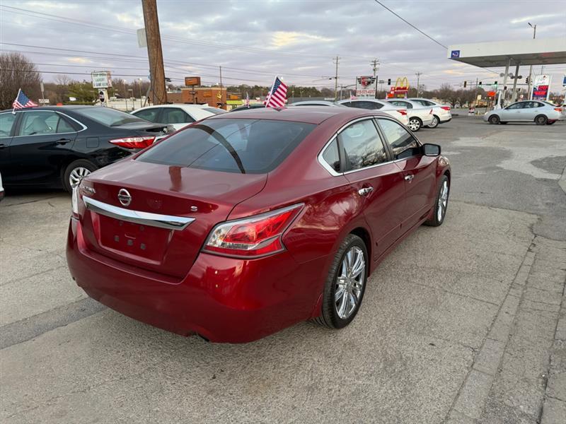 Nissan Altima  2015