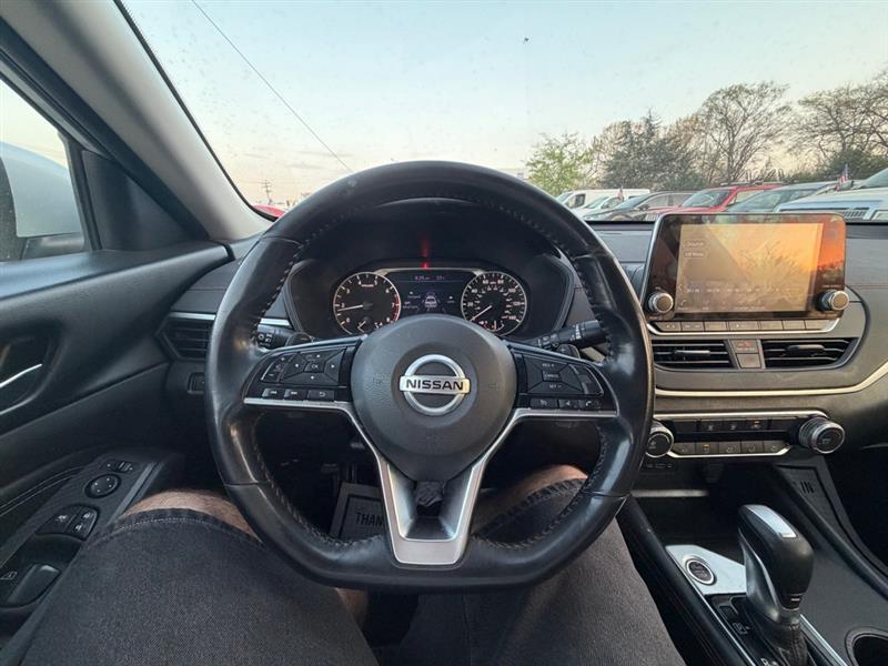 Nissan Altima  2021