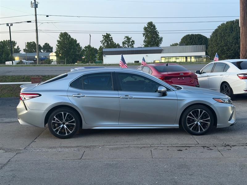 Toyota Camry  2020