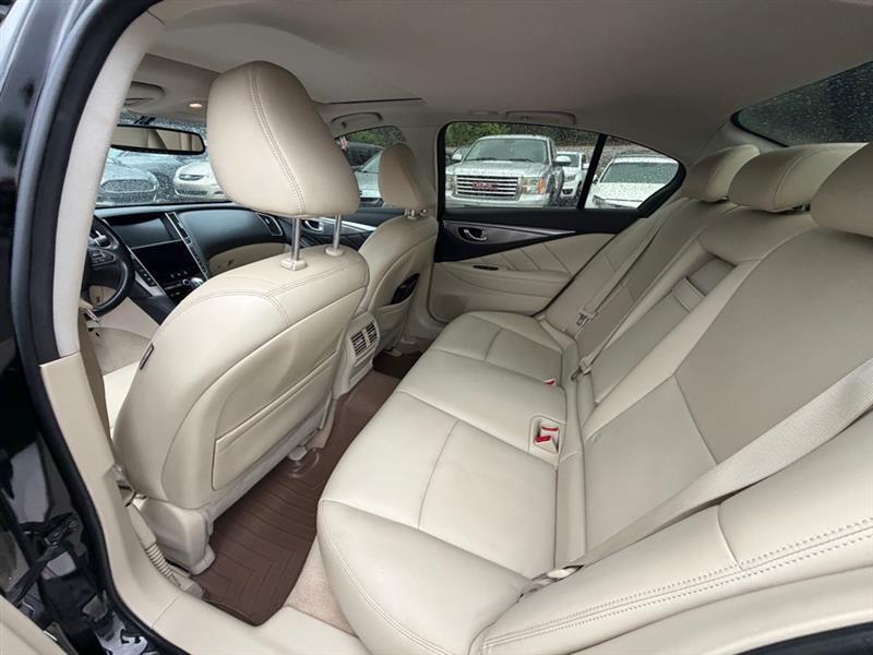 Infiniti Q50  2015