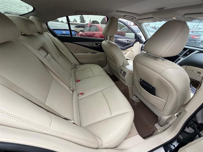 Infiniti Q50  2015