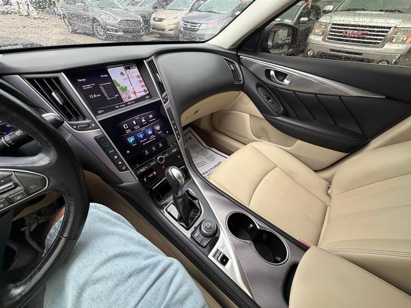 Infiniti Q50  2015