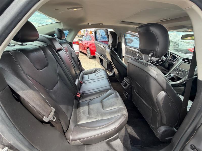 Ford Fusion Hybrid  2013