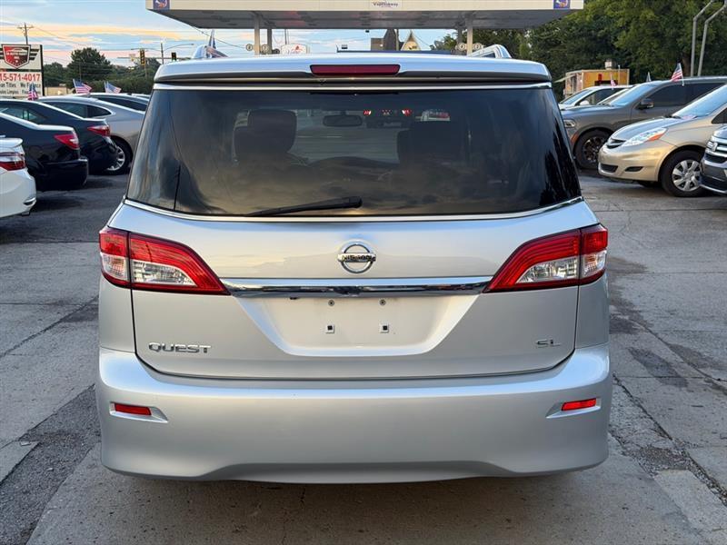 Nissan Quest  2011