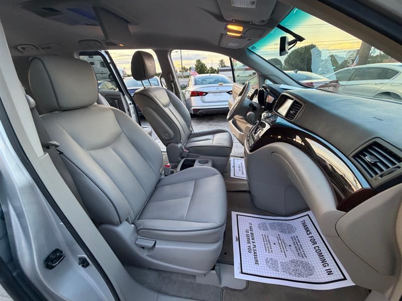 Nissan Quest  2011