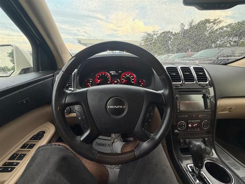 GMC Acadia  2012