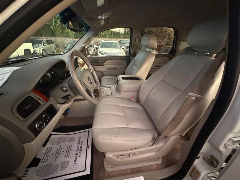 Chevrolet Tahoe  2011