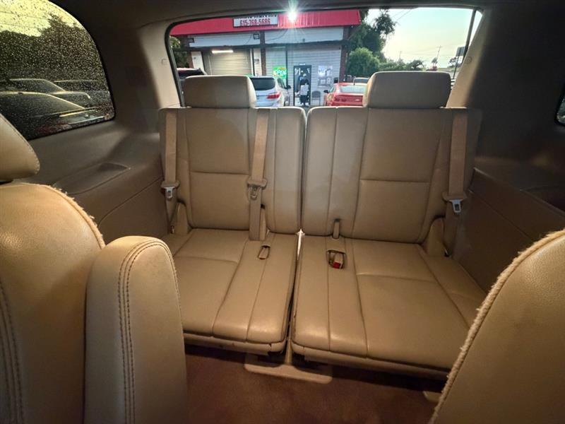 Chevrolet Tahoe  2011