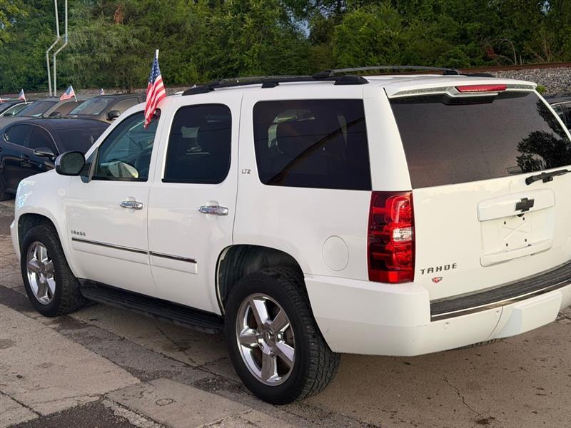 Chevrolet Tahoe  2011