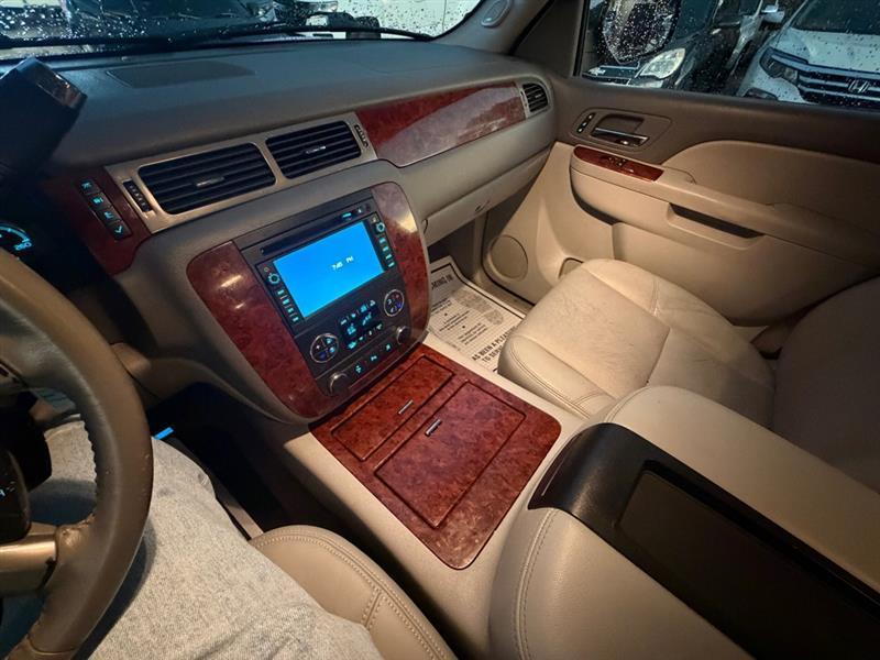 Chevrolet Tahoe  2011