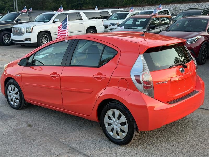 Toyota Prius c  2013