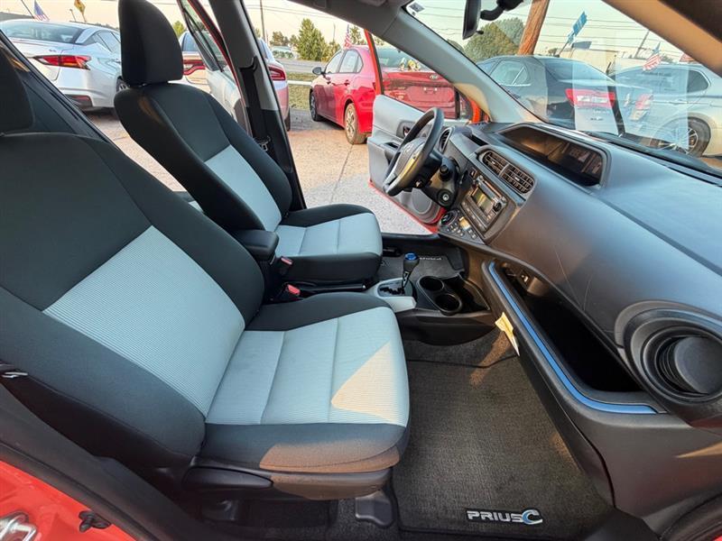 Toyota Prius c  2013