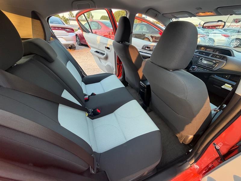 Toyota Prius c  2013