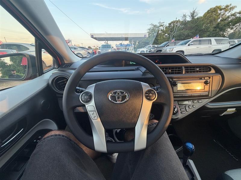 Toyota Prius c  2013