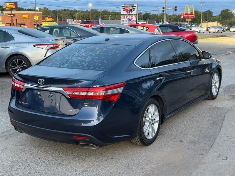 Toyota Avalon  2015