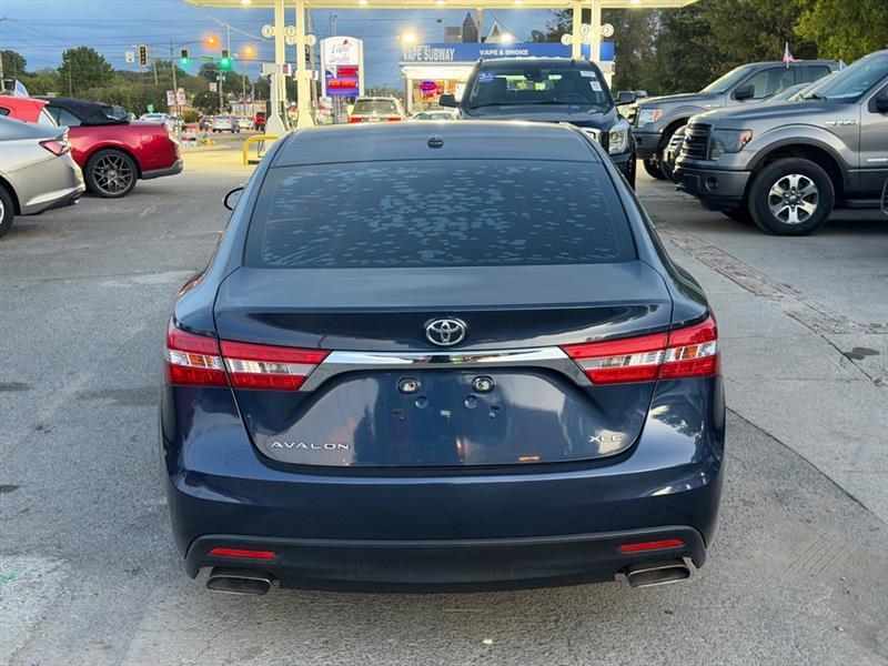 Toyota Avalon  2015