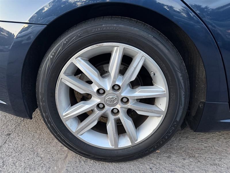 Toyota Avalon  2015