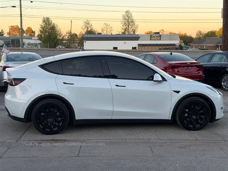 Tesla Model Y  2022