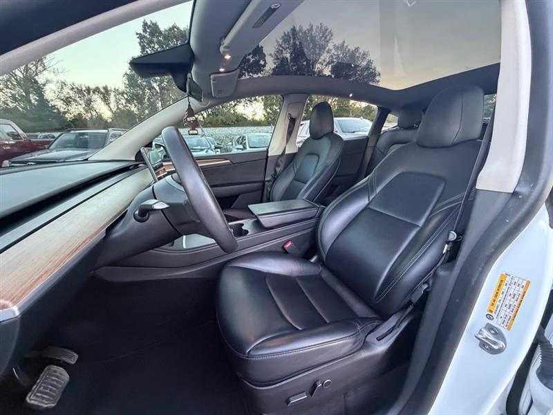 Tesla Model Y  2022