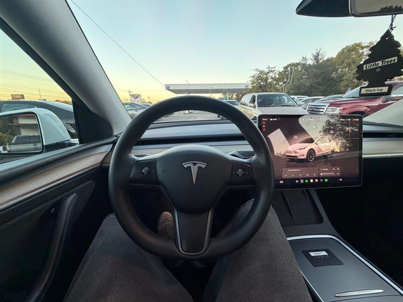 Tesla Model Y  2022
