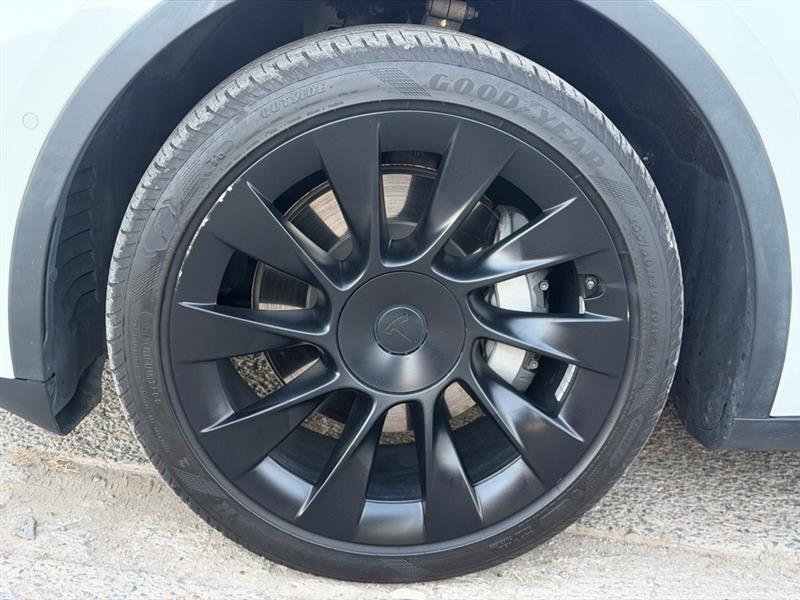 Tesla Model Y  2022