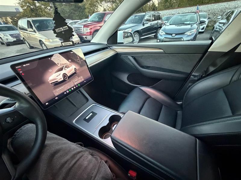 Tesla Model Y  2022