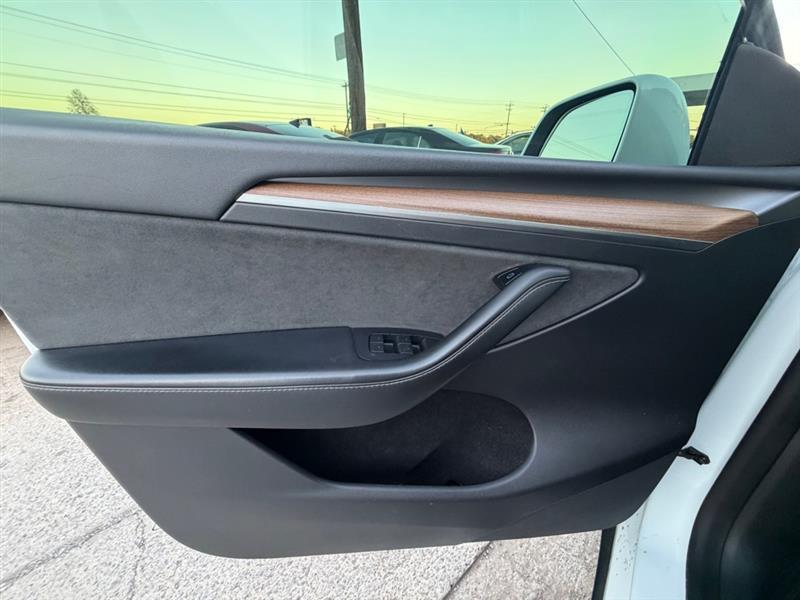 Tesla Model Y  2022