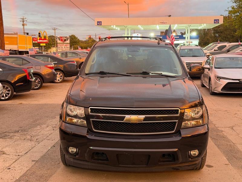 Chevrolet Suburban  2011