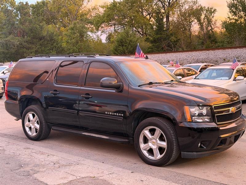 Chevrolet Suburban  2011