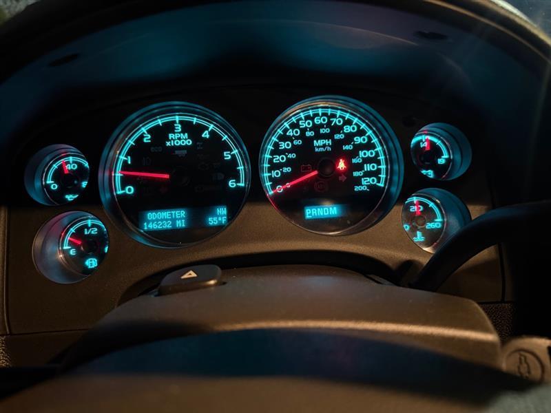 Chevrolet Suburban  2011